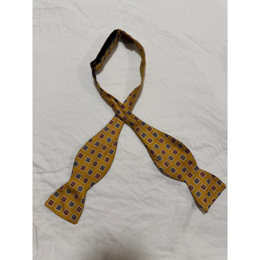 R Hanauer Men's Silk Bow Tie Yellow Geometric Floral Square USA AS IS